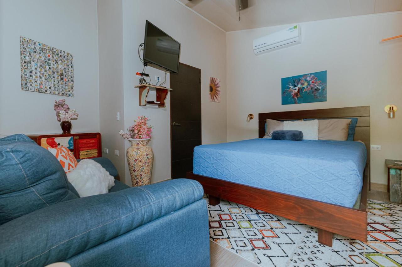 Oasis Diverse Adult Retreat Quepos Bagian luar foto