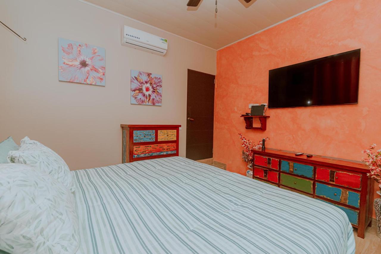 Oasis Diverse Adult Retreat Quepos Bagian luar foto