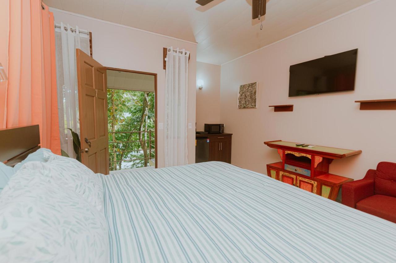 Oasis Diverse Adult Retreat Quepos Bagian luar foto
