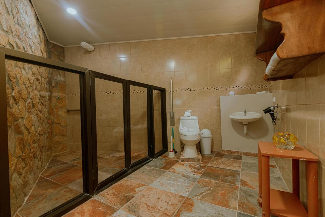 Oasis Diverse Adult Retreat Quepos Bagian luar foto